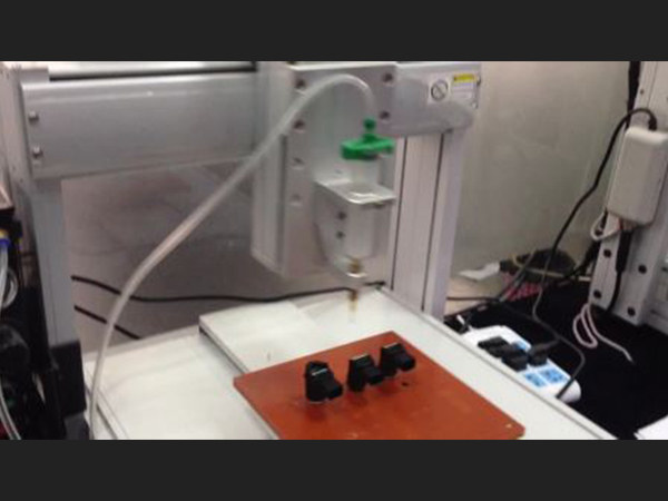 點(diǎn)膠機(jī)展示