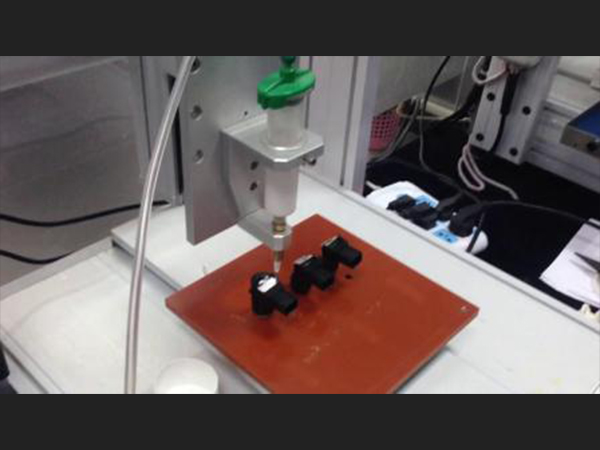 點(diǎn)膠機(jī)展示